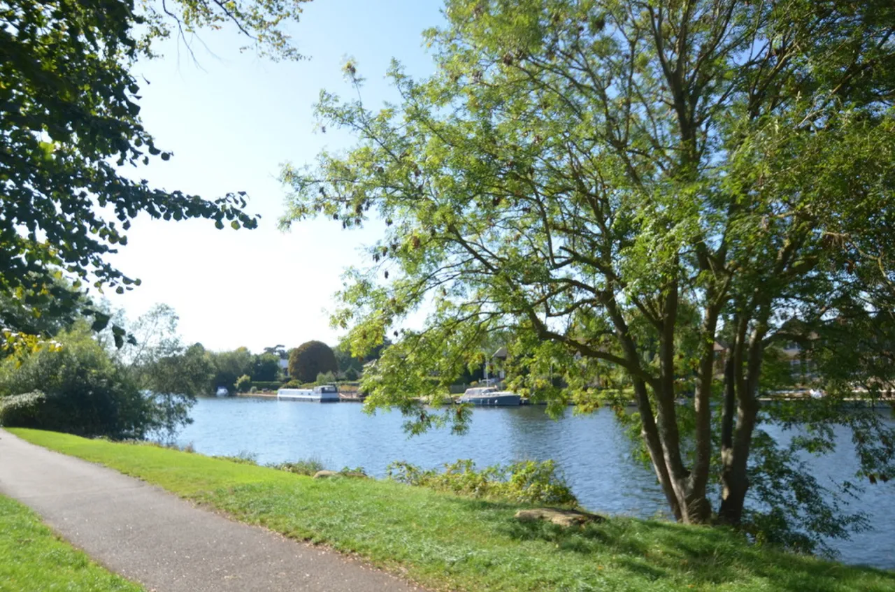 Jamnagar Close, Staines-upon-Thames, photo 9