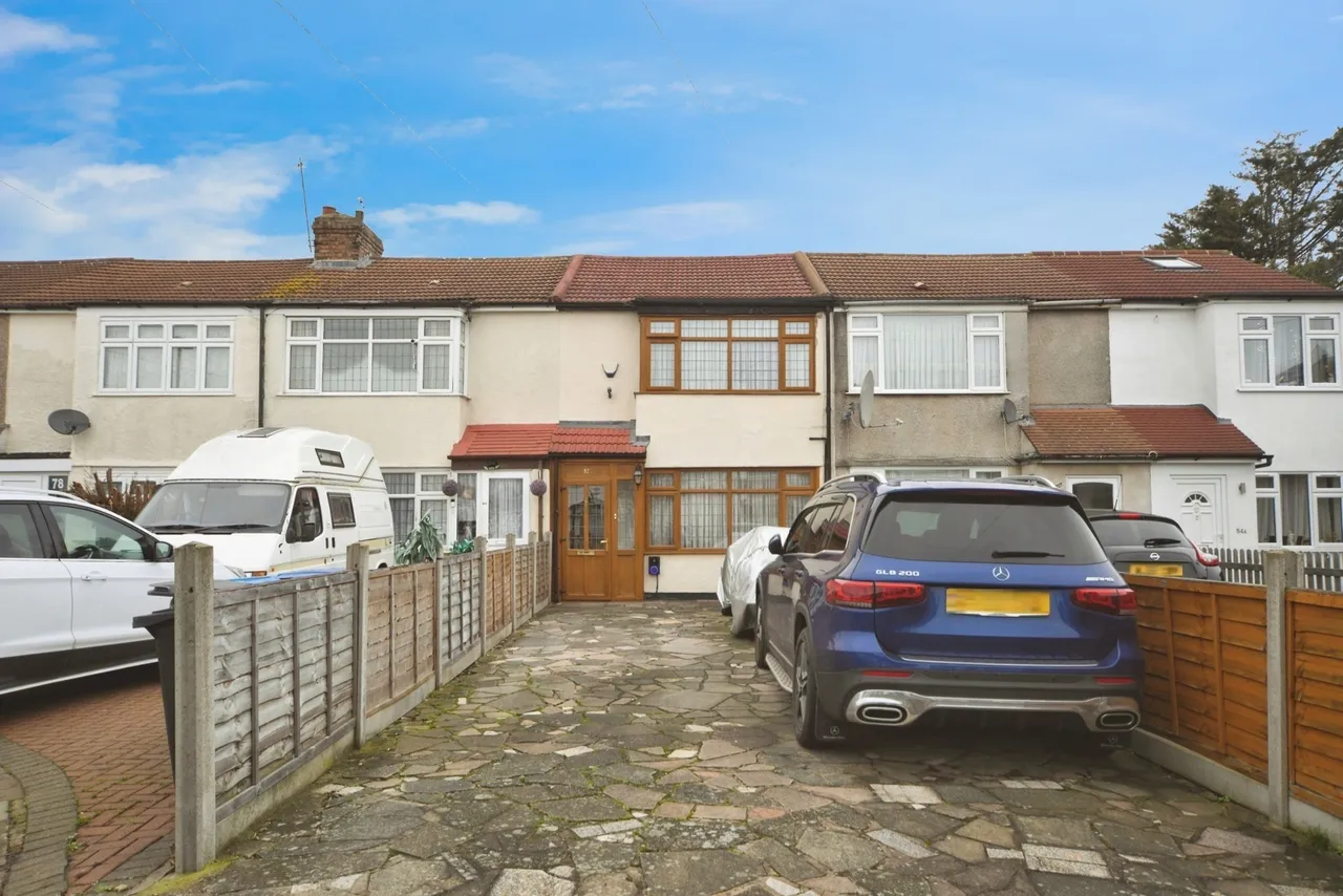 3 bed house for sale — Clydesdale, Enfield, EN3