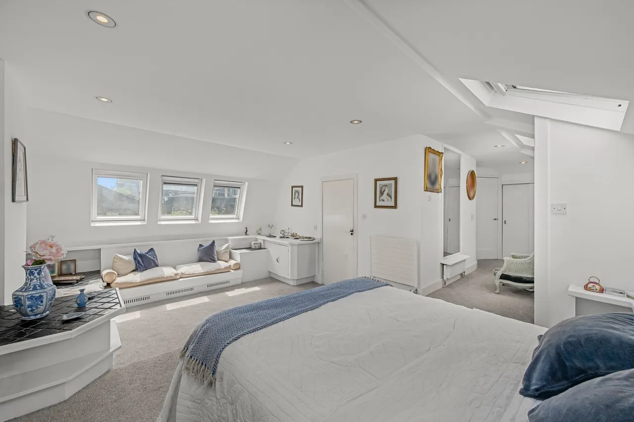 Rochester Mews, London, NW1, photo 4