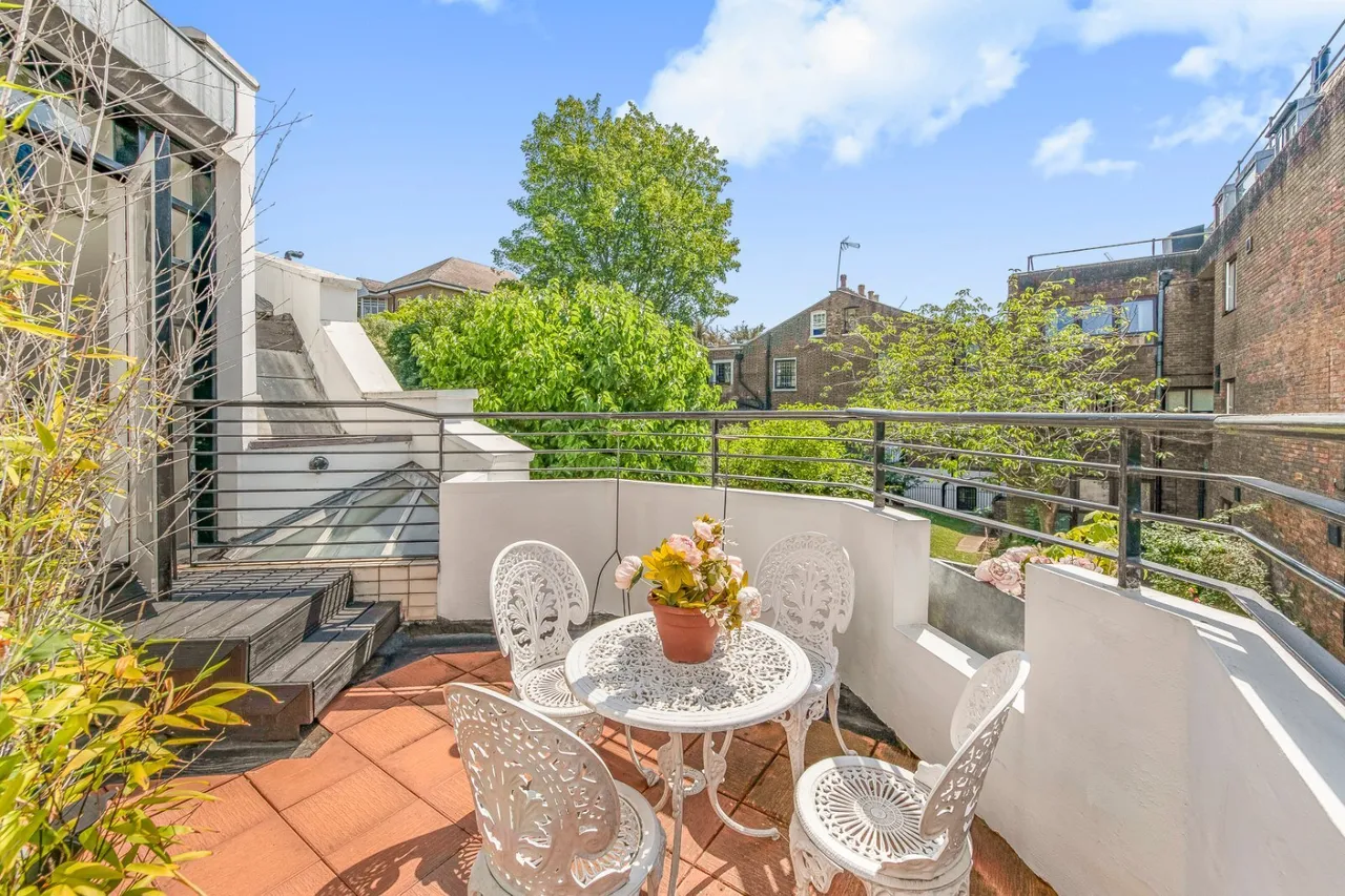 Rochester Mews, London, NW1, photo 3