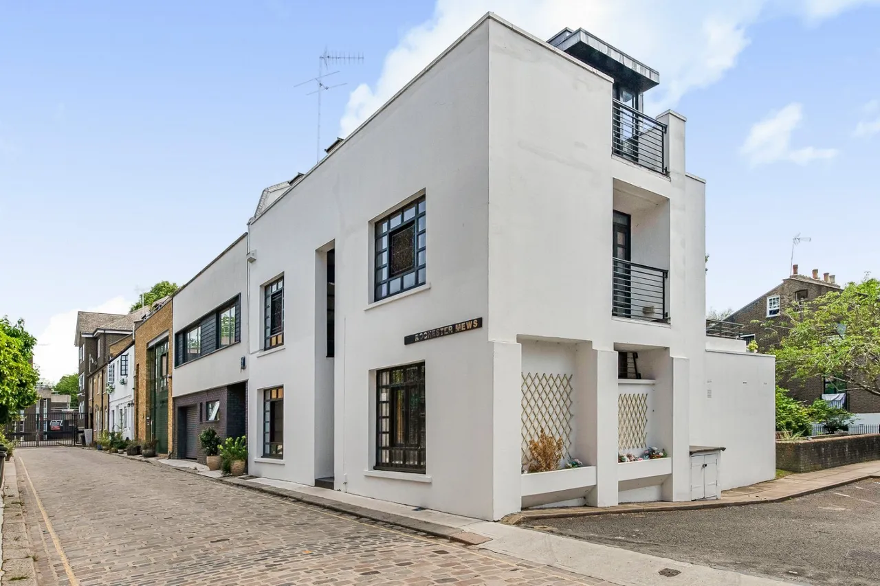 4 bed house for sale, Rochester Mews, London, NW1
