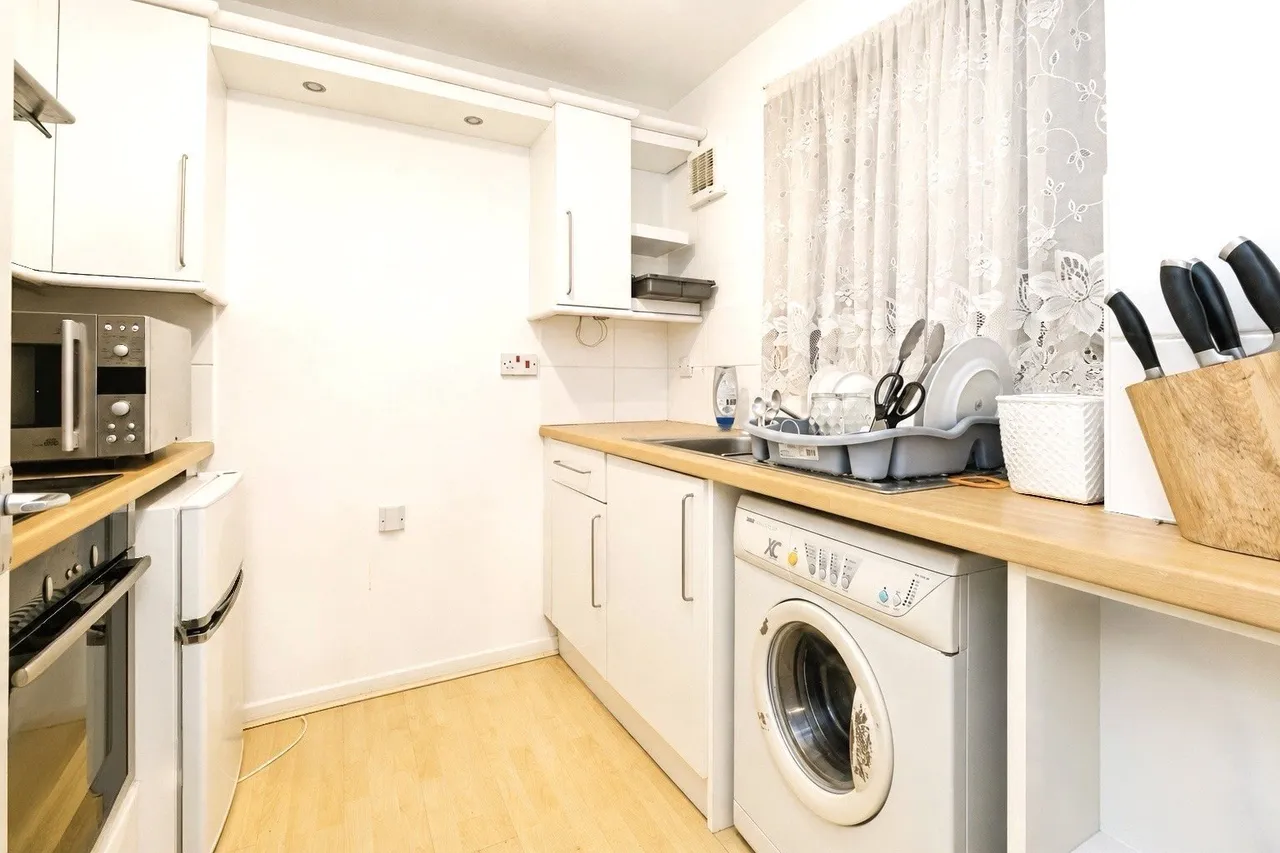 Greenslade Road, Barking, IG11, photo 4