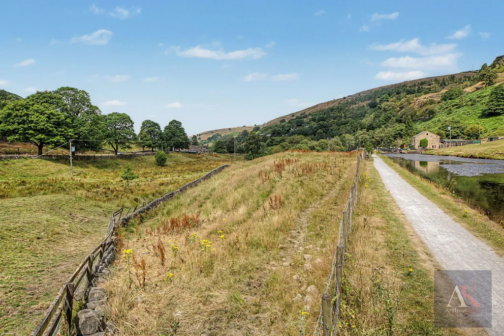 Warland Gate End Walsden, Todmorden OL14 6UP, photo 6