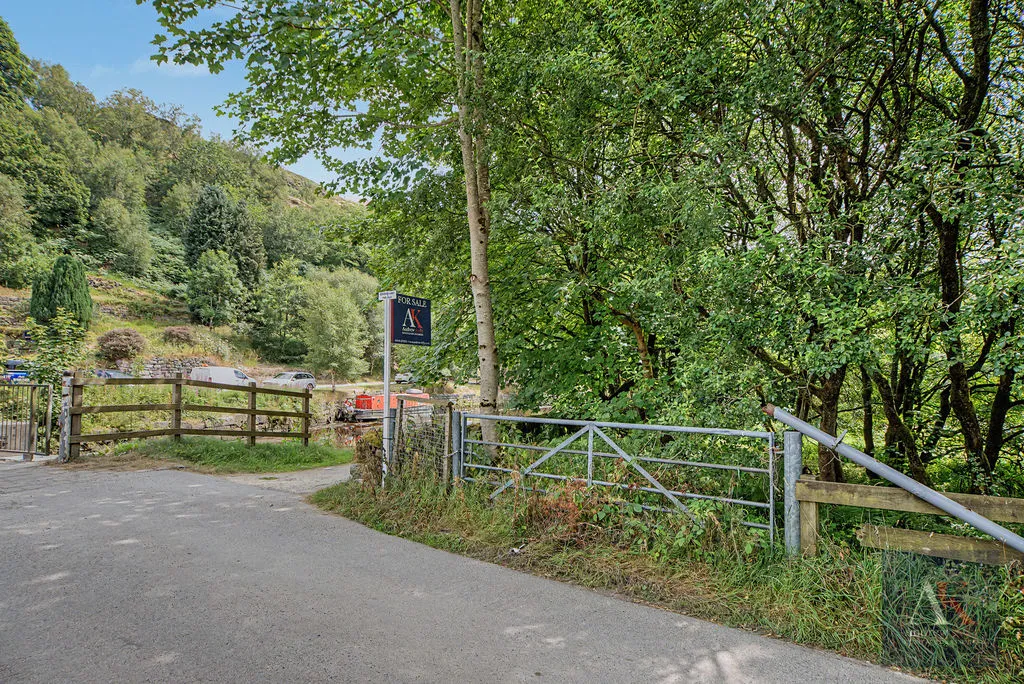 Warland Gate End Walsden, Todmorden OL14 6UP, photo 3
