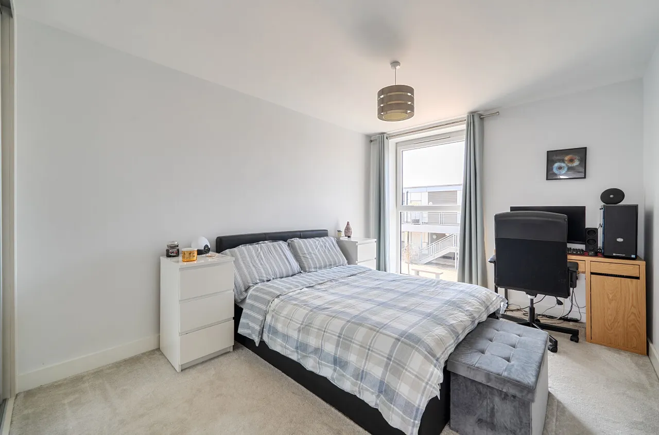 Aspect Place, Hersham, KT12, photo 14