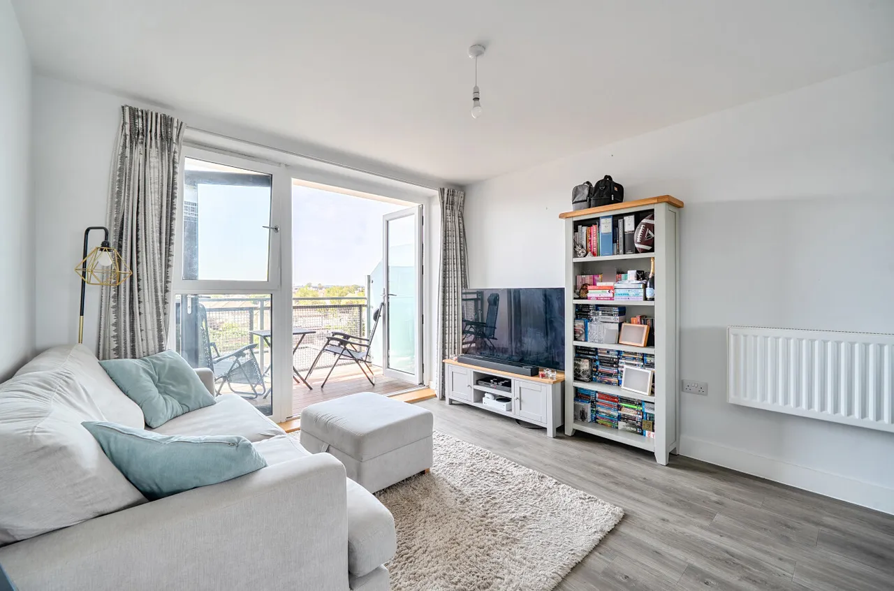 Aspect Place, Hersham, KT12, photo 5