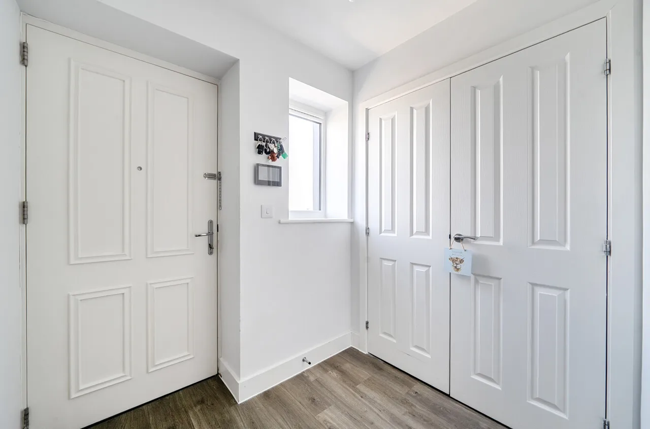 Aspect Place, Hersham, KT12, photo 7
