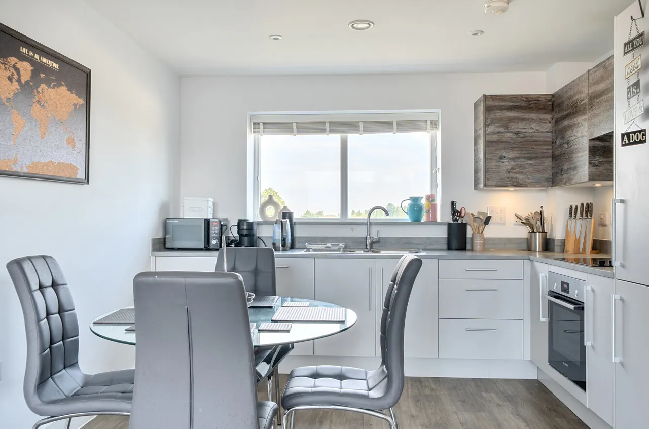 Aspect Place, Hersham, KT12, photo 16