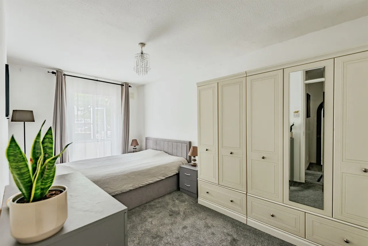 Heather Walk, Crawley, RH11, photo 10