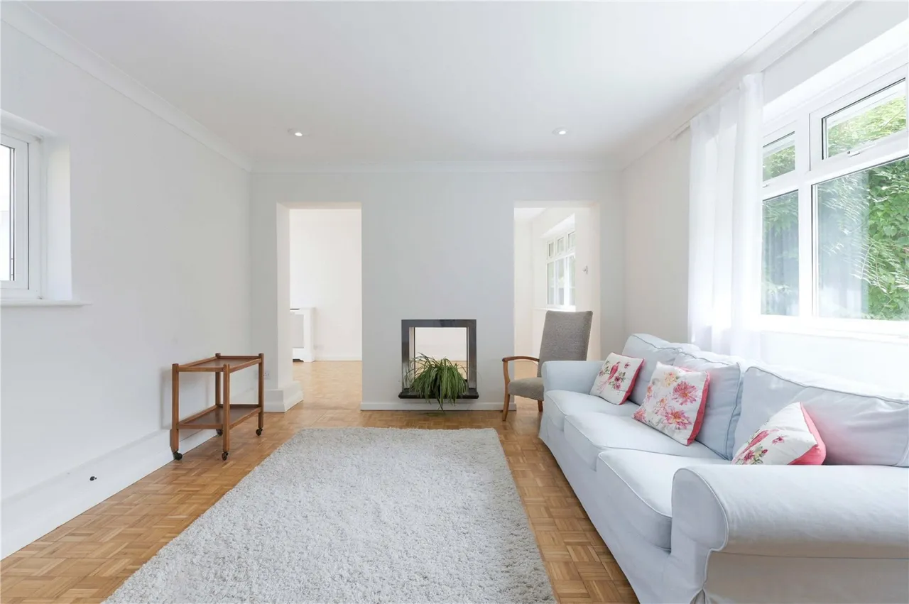 2 bed house to rent, Wilton Crescent, Wimbledon