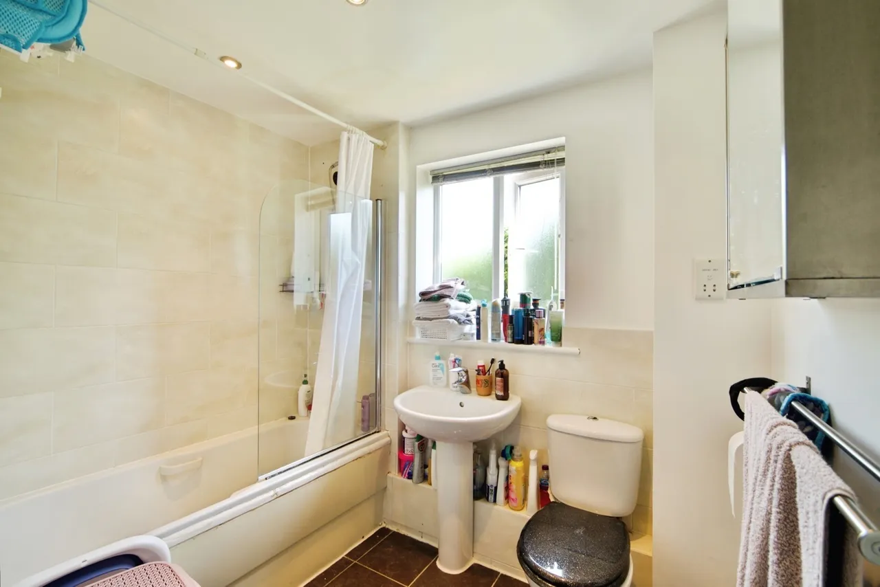 St. Mark's Place, Dagenham, RM10, photo 4