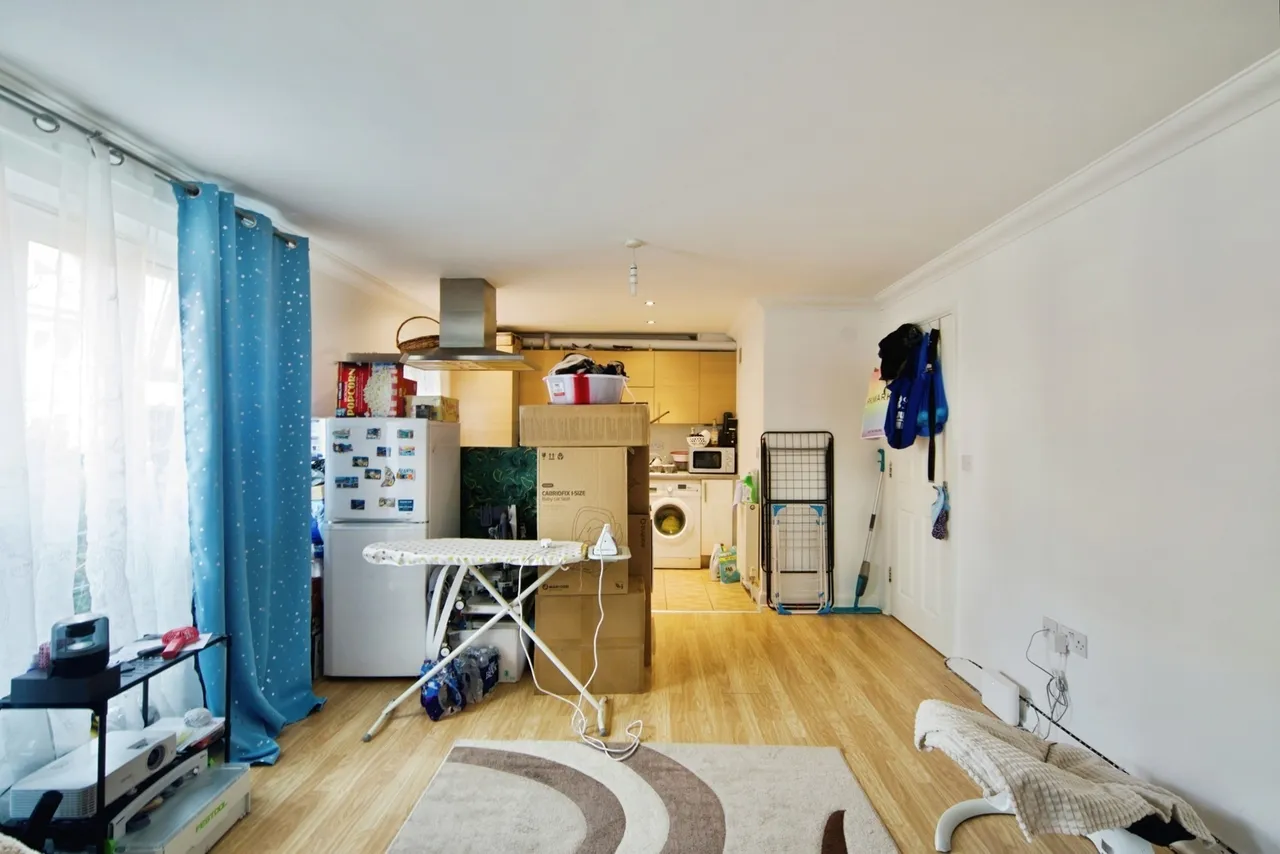 St. Mark's Place, Dagenham, RM10, photo 8