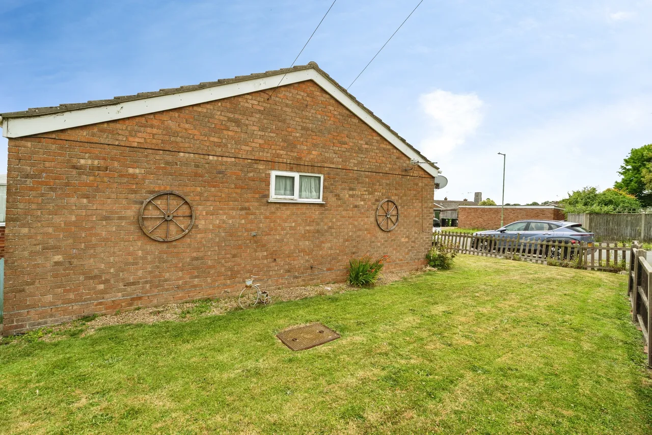 Lloyds Avenue, Lowestoft, NR33, photo 17