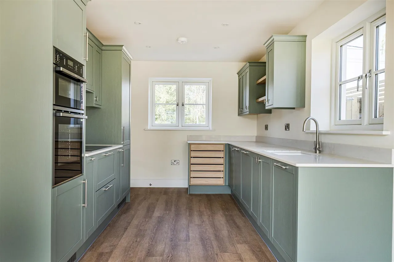 Townsend Farmyard, Poulshot, SN10, photo 4