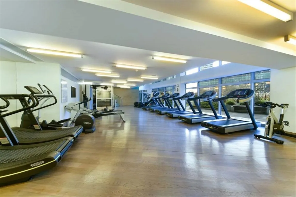 3 Pan Peninsula Square, Canary Wharf, photo 5