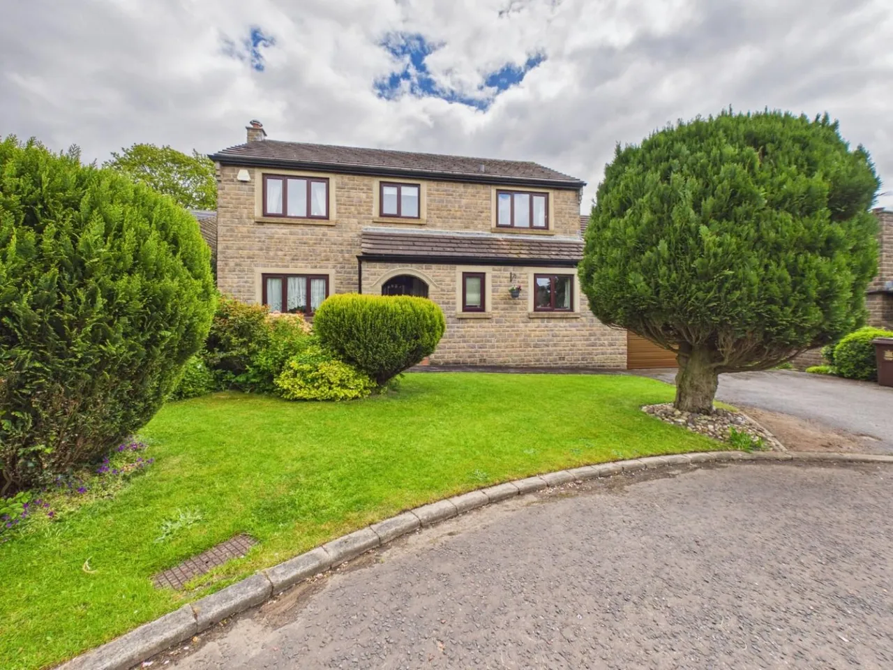 5 bed house for sale, Dalesway, Eldwick, BD16