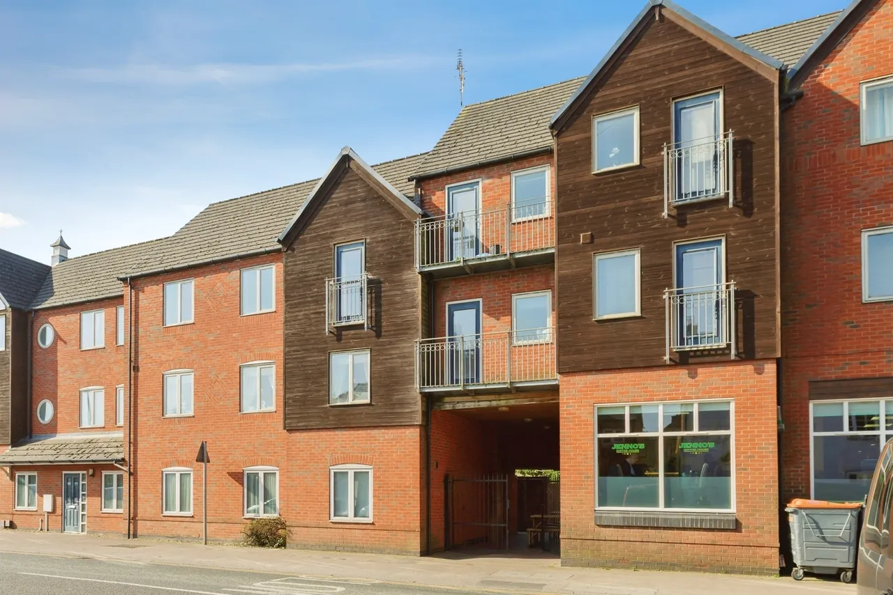 2 bed flat for sale, Sycamore Street, Blaby, LE8