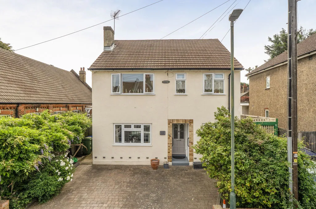 Woodside Crescent, Chenies Woodside Crescent Sidcup Greater London Sidcup, SIDCUP, Kent, DA157JJ, photo 4