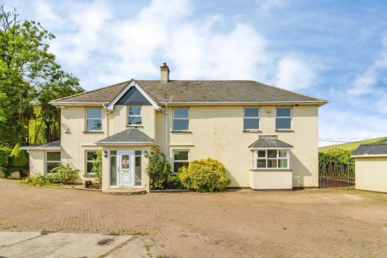 6 bed house for sale, Totnes Road, Ipplepen, TQ12