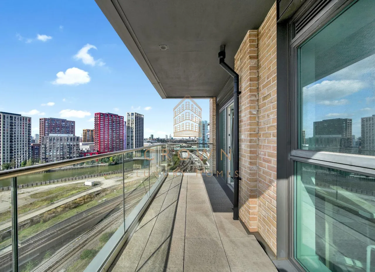 Silvertown Way, London, E16, photo 13