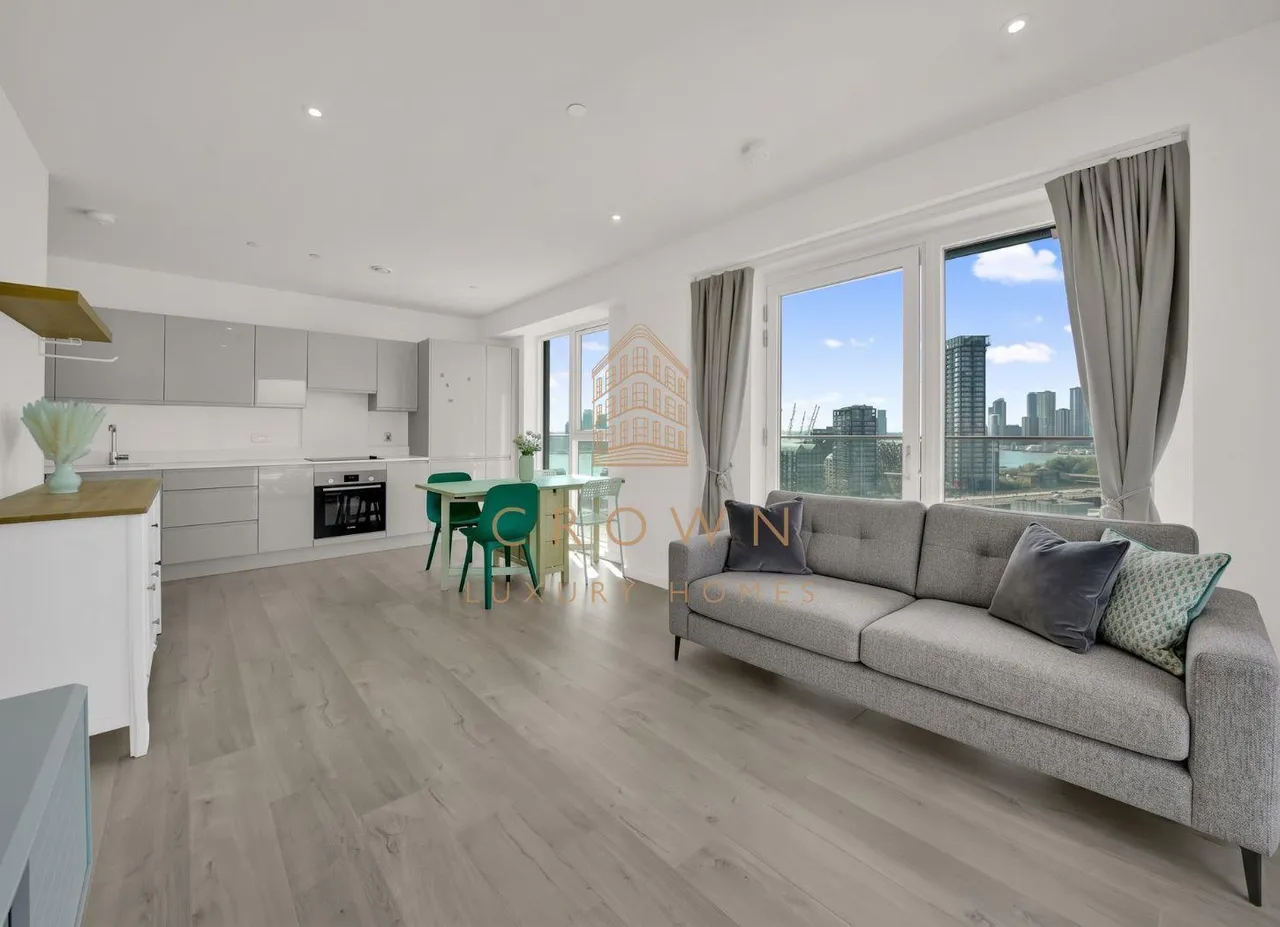 2 bed flat to rent, Silvertown Way, London, E16