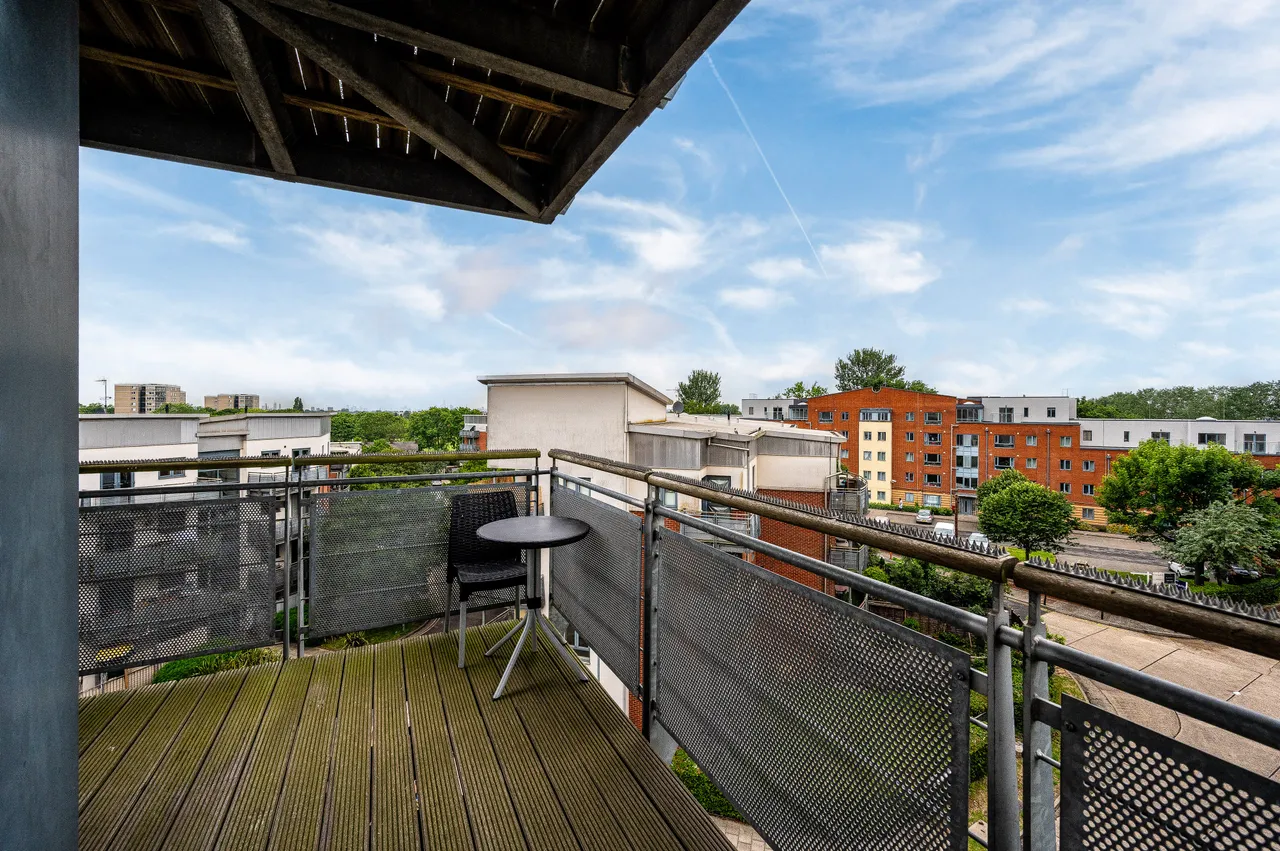 Flat 16, Butterfield House, Berber Parade, London, photo 2