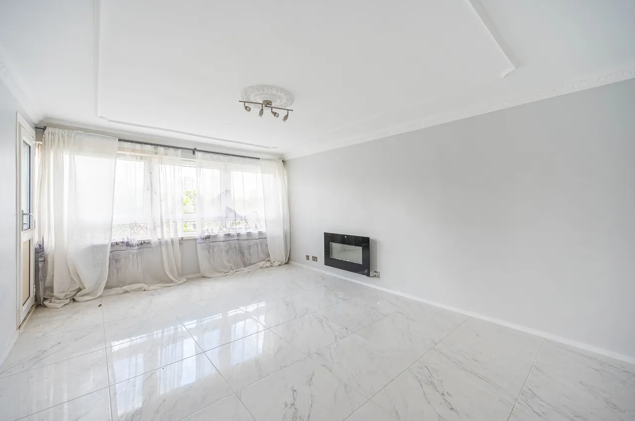 2 bed flat for sale, London, E16