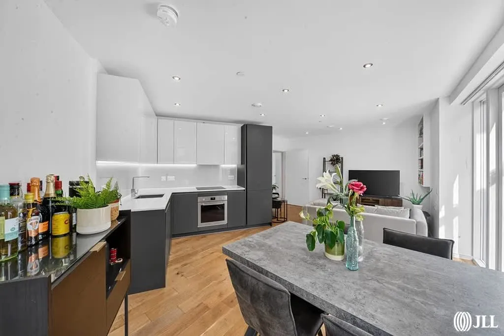 Prospect Row, London, E15, photo 3