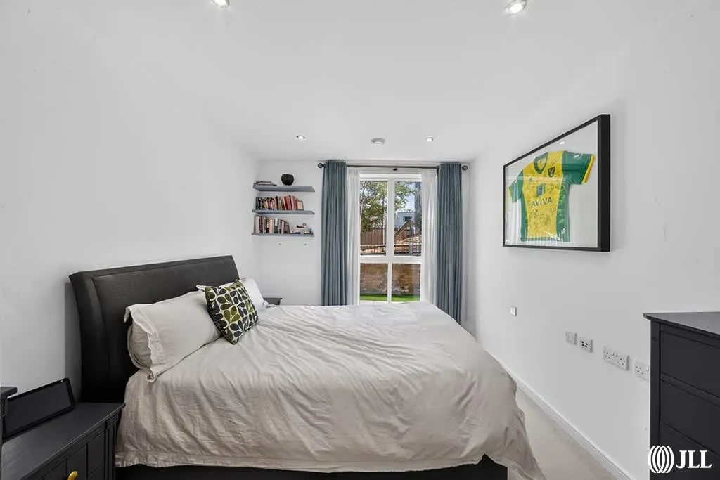 Prospect Row, London, E15, photo 7