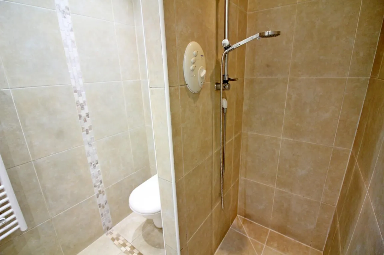 Wellington Road, Bury, BL9, photo 7