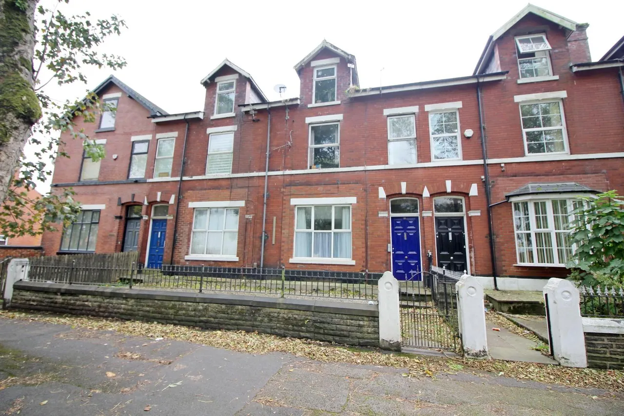 1 bed flat to rent, Wellington Road, Bury, BL9