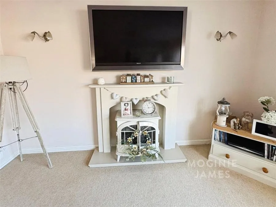 Ffordd Cwellyn, Cardiff, CF23, photo 22
