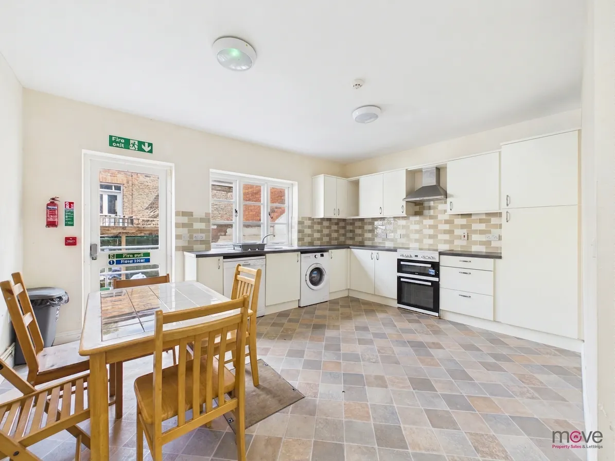 Room 3, Monument House, St. Marys Square, Gloucester, GL1 2QT, photo 3