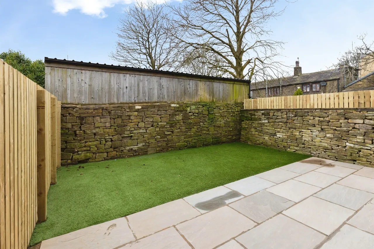 Illingworth Hall Farm Gardens, Halifax, photo 7