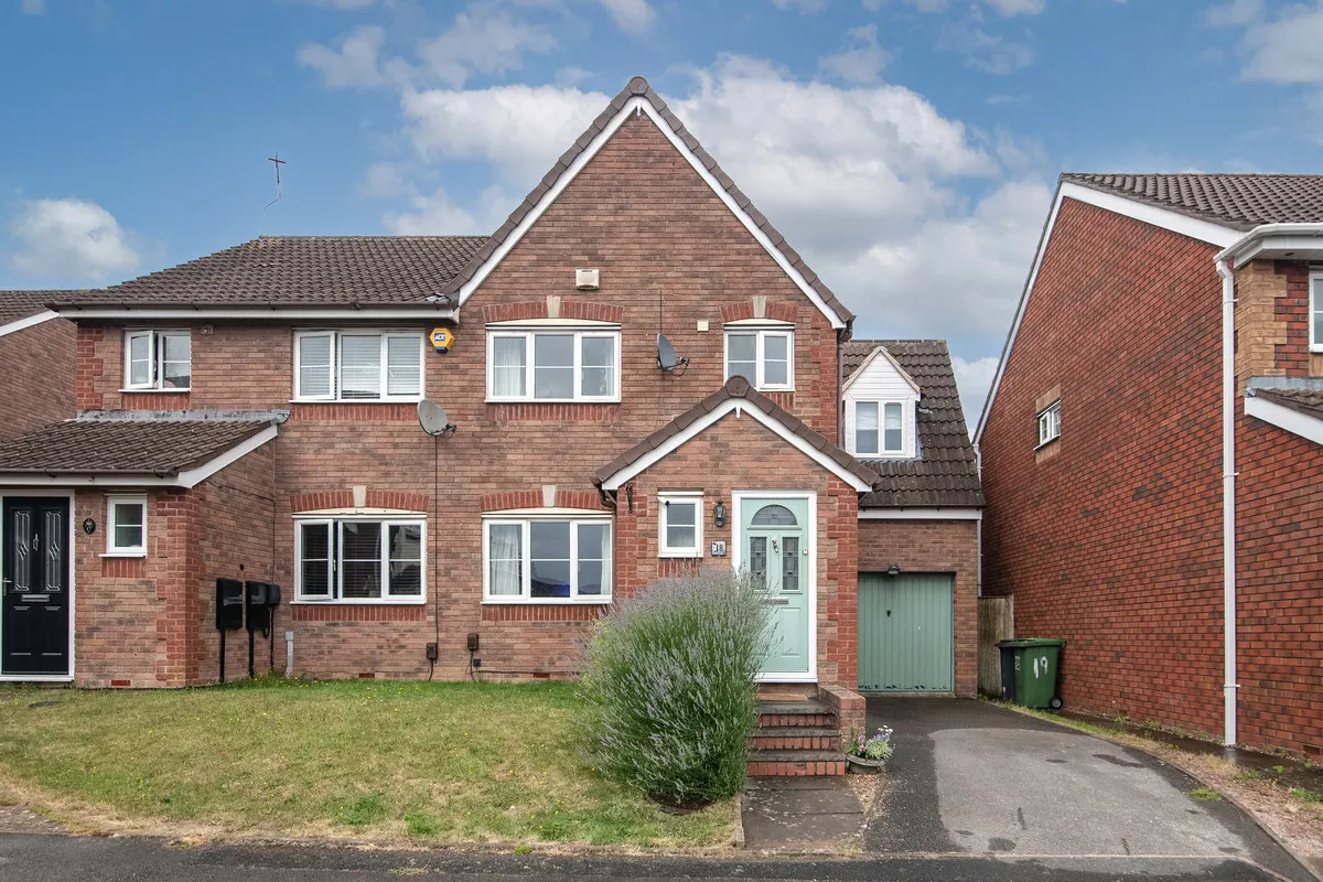 4 bed house for sale, Cleobury Close, Redditch, B97