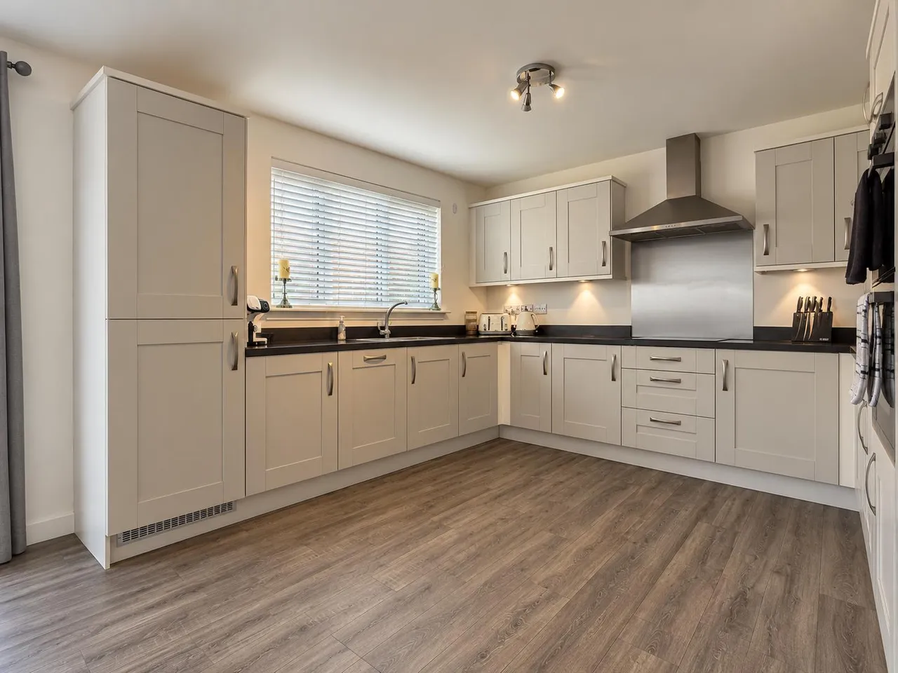 Upper Ell Gate, Glasgow, G72, photo 9