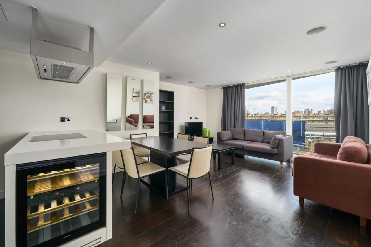 Caro Point, Grosvenor Waterside, photo 2