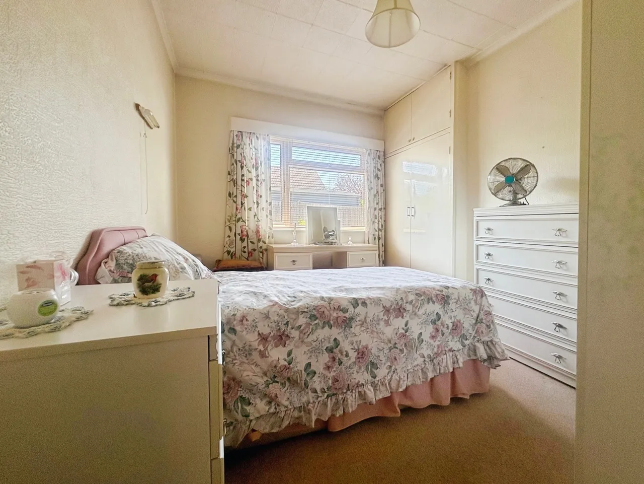 Orchard Road, Badshot Lea, Farnham, Surrey, GU9 9LH, photo 6