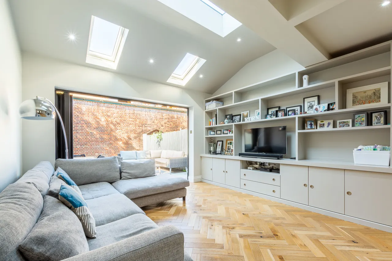 48 Wandle Bank, London, photo 3