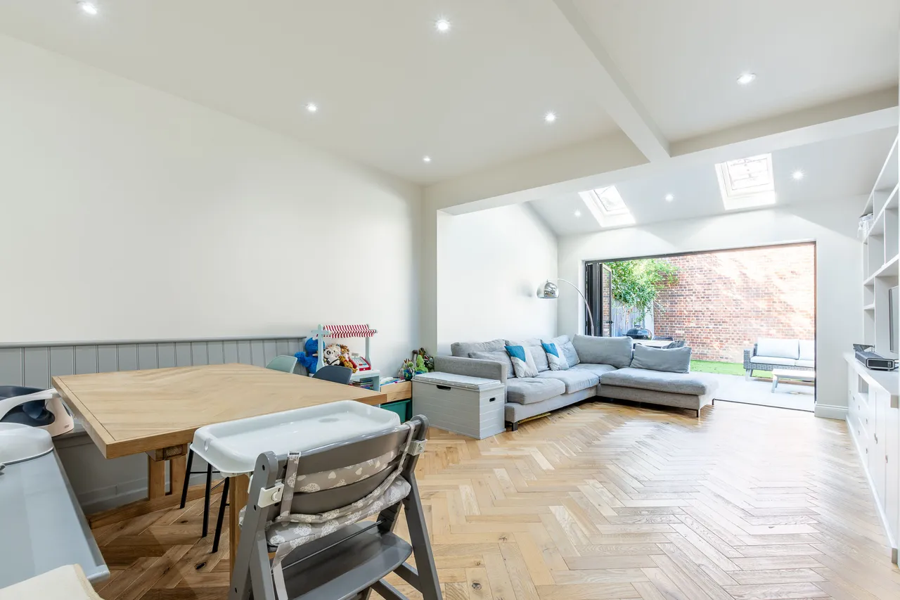 48 Wandle Bank, London, photo 2
