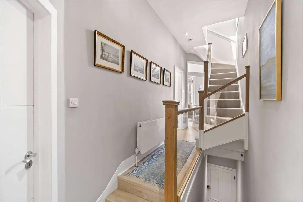 Cavendish Road, London, SW12 0BN, photo 11
