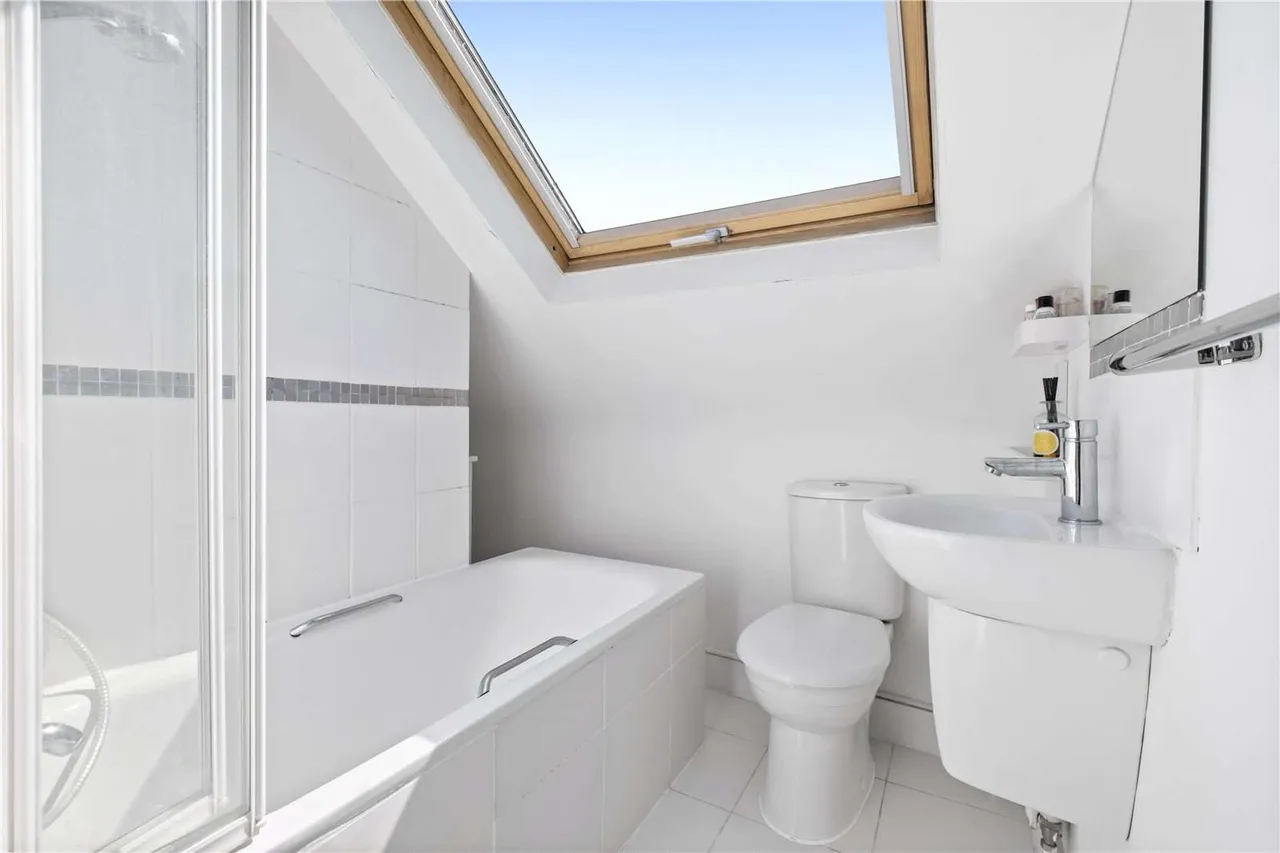 Cavendish Road, London, SW12 0BN, photo 8