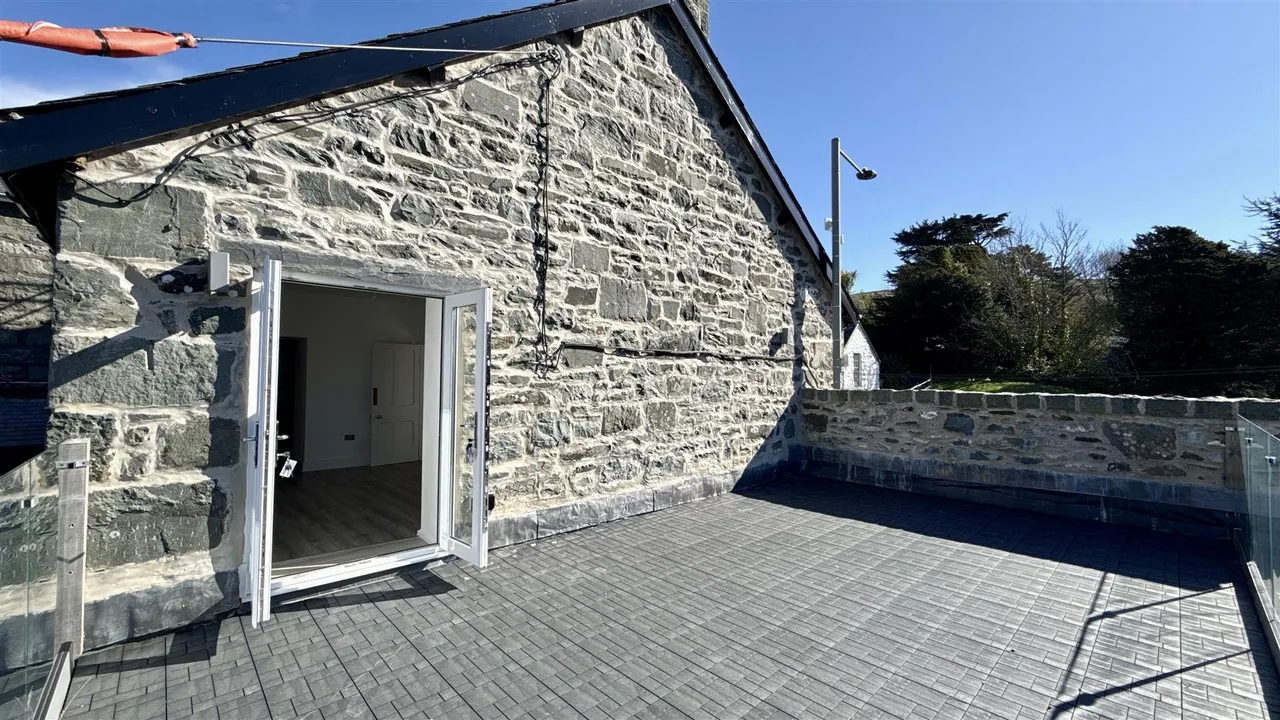Above Spar Shop High Street, Harlech, LL46, photo 5