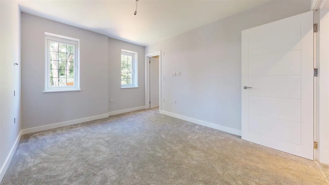 38 High Beech Road, Loughton, photo 7