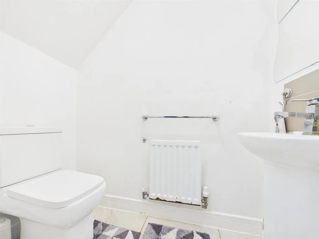 Elize Close, Berryfields, photo 6