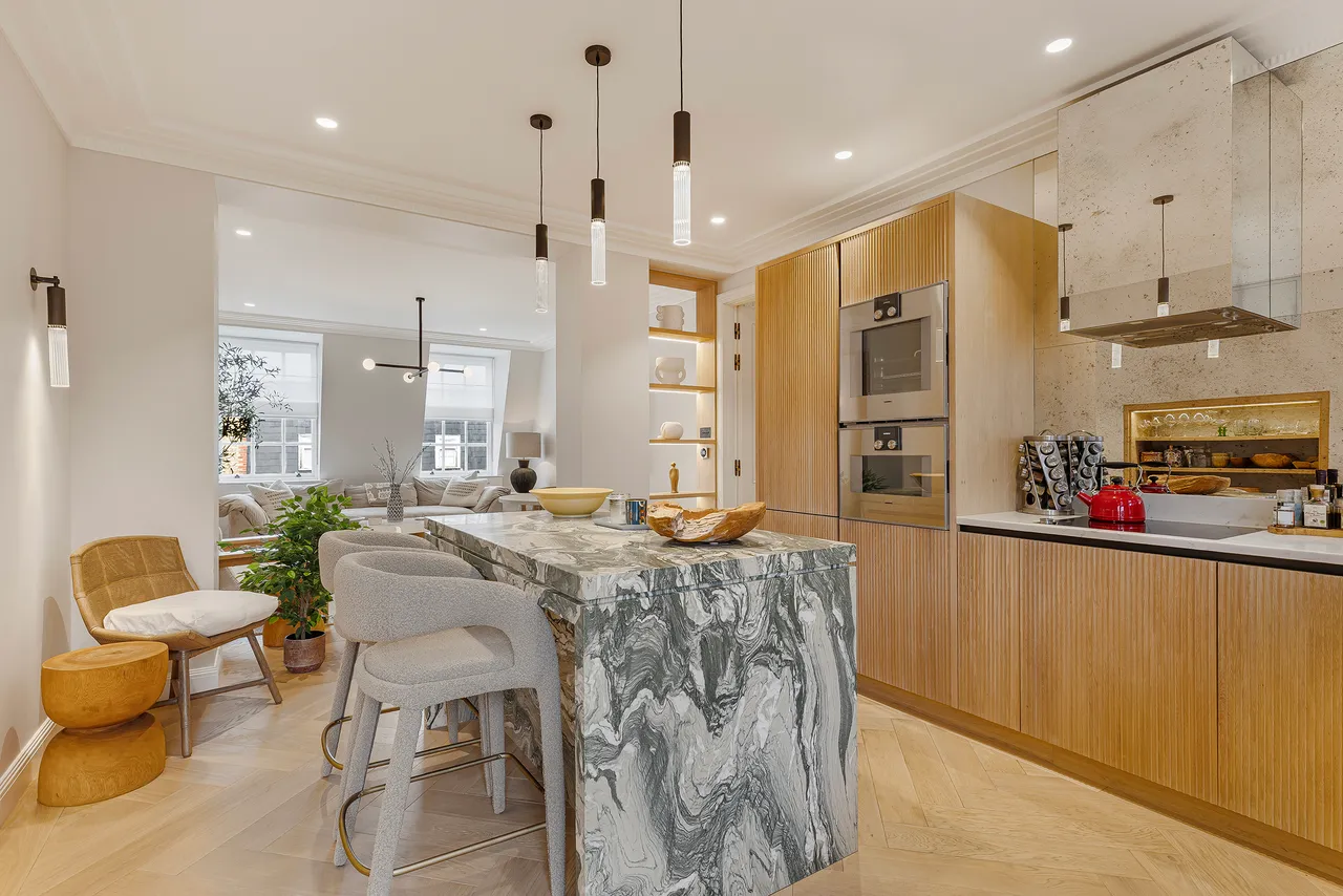 Upper Fielde, Mayfair, London, photo 9