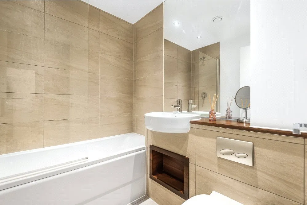 The Broadway, Loughton, Essex, IG10, photo 4