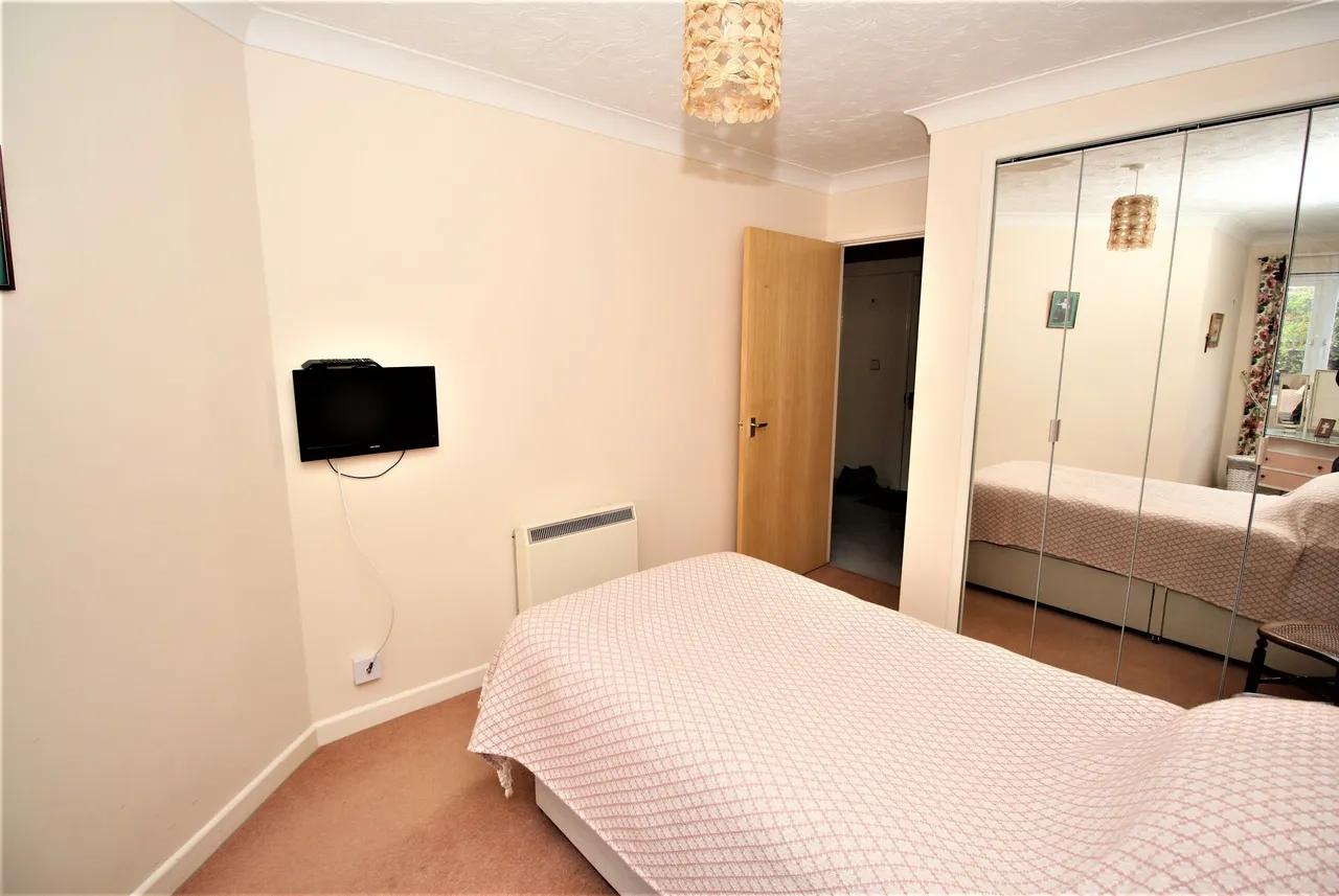 Ackender Road, Alton, GU34, photo 8