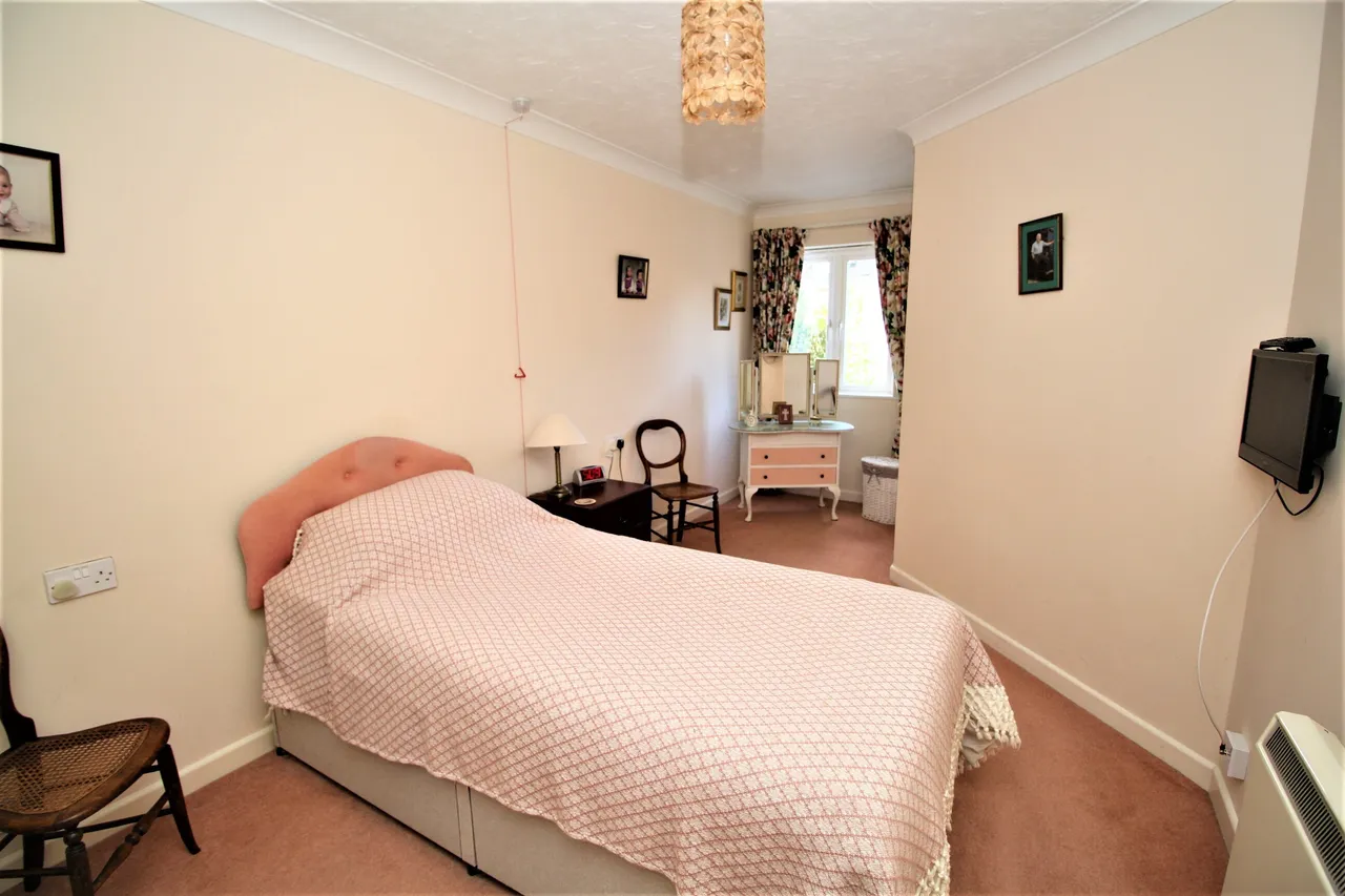 Ackender Road, Alton, GU34, photo 5