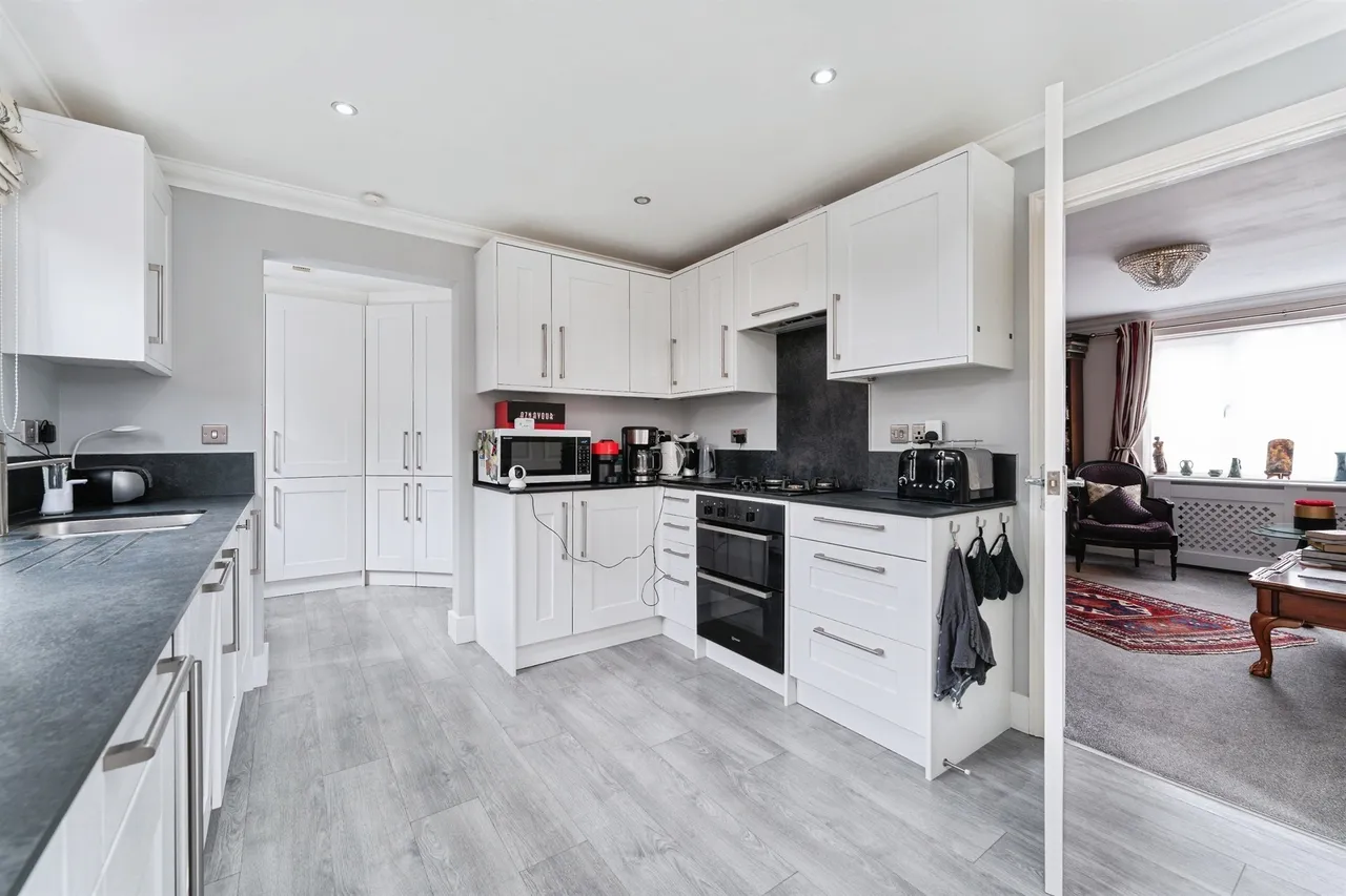 3 bed house for sale — Hawthorne Grove, March